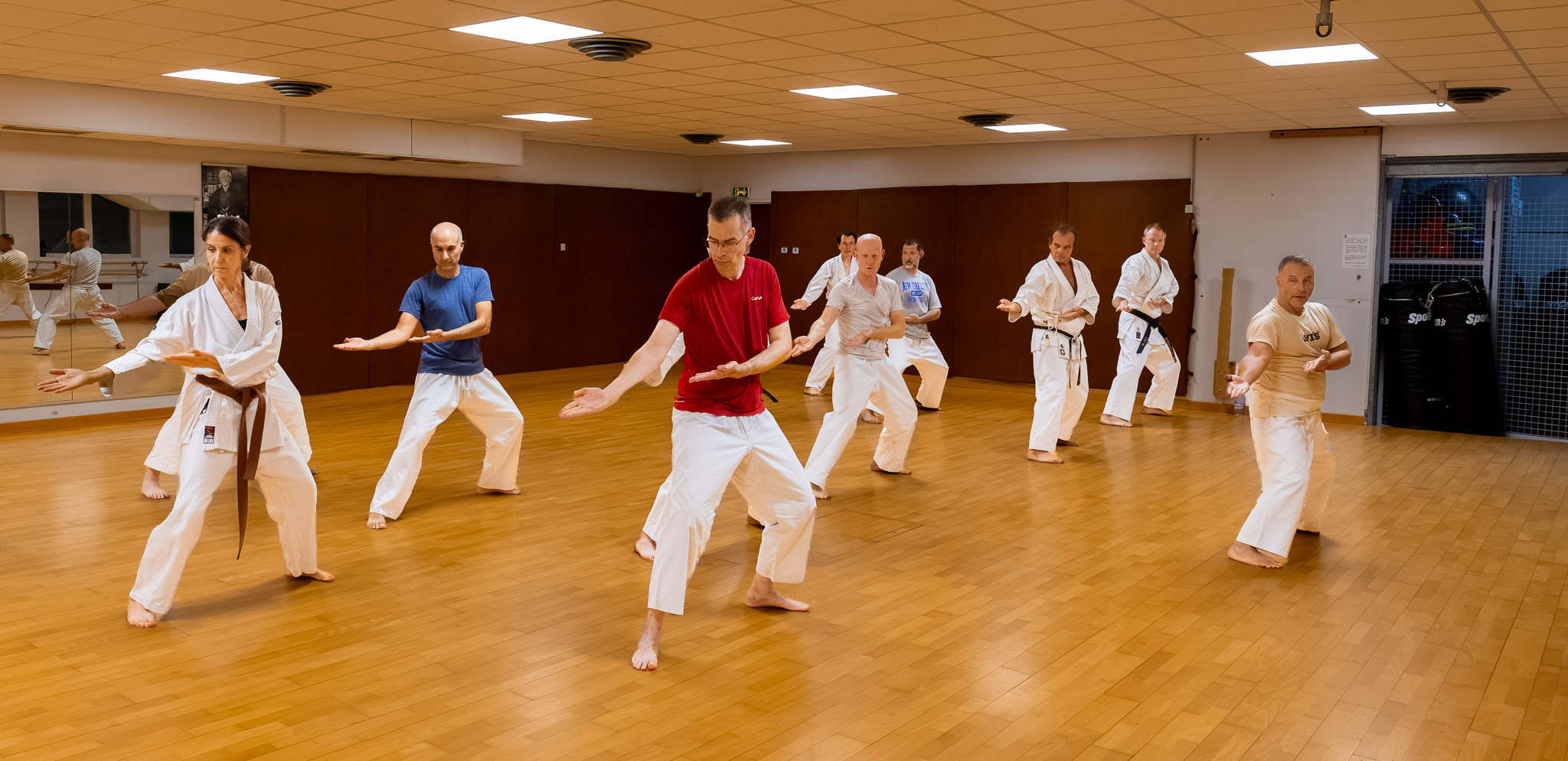 Le groupe du stage de pré-rentrée en position de kata